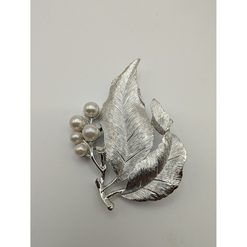 Vintage Sarah Coventry Silver Tone Leaf Brooch Faux Pearl Cluster MCM Signed
